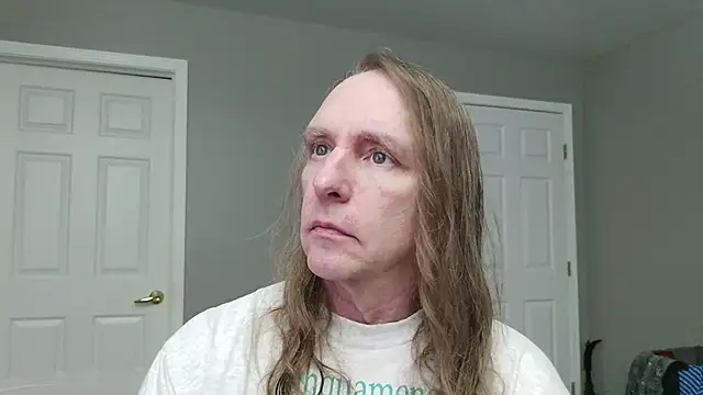 Snapshot of Magnus_Luv chatting on 07/16/26, 10:40 Magnus Luv online show from 07/16/26, 10:40