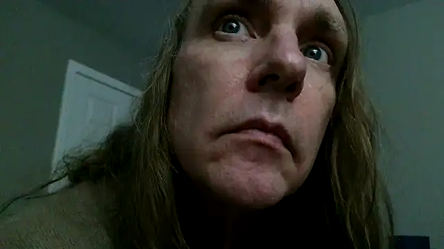 Magnus Luv online show from 05/27/26, 01:57