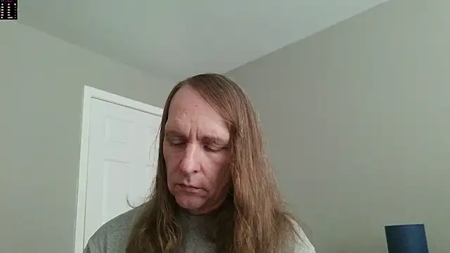 Snapshot of Magnus_Luv chatting on 06/03/26, 02:33 Magnus Luv online show from 06/03/26, 02:33