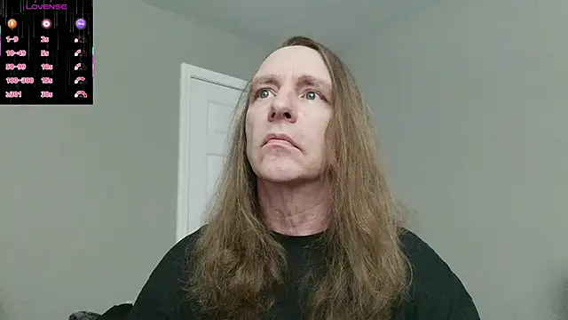 Snapshot of Magnus_Luv chatting on 07/04/26, 01:48 Magnus Luv online show from 07/04/26, 01:48
