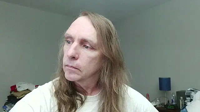 Snapshot of Magnus_Luv chatting on 07/14/26, 10:05 Magnus Luv online show from 07/14/26, 10:05