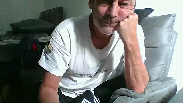 Snapshot of CanCumALot chatting on 05/31/26, 12:44 CanCumALot online show from 05/31/26, 12:44