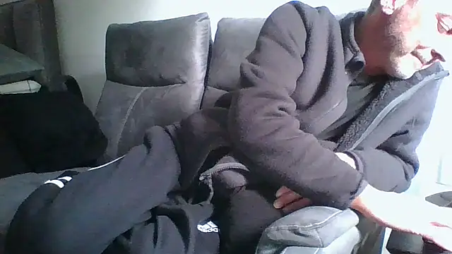 Snapshot of CanCumALot chatting on 05/12/26, 01:17 CanCumALot online show from 05/12/26, 01:17