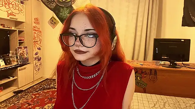 Snapshot of RedHeadCat chatting on 05/13/26, 10:17 RedHeadCat online show from 05/13/26, 10:17