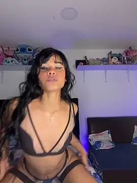 ChloeFox2 online show from 04/07/26, 03:52