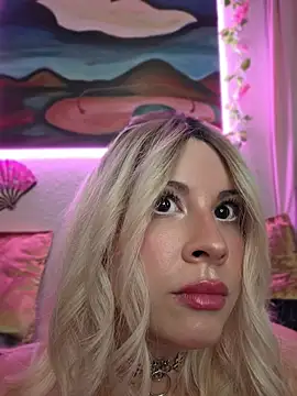 ItsAuroraBorealis online show from 05/21/26, 11:46