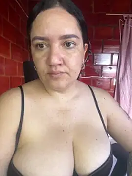 Snapshot of Fresita-12 chatting on 06/11/26, 07:44 Fresita-12 online show from 06/11/26, 07:44