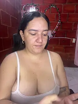 Snapshot of Fresita-12 chatting on 06/12/26, 01:09 Fresita-12 online show from 06/12/26, 01:09