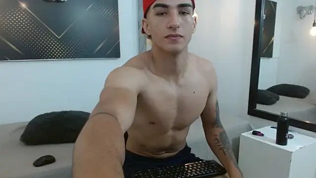 Snapshot of GoldenDesireX_ chatting on 04/10/26, 07:54 GoldenDesireX online show from 04/10/26, 07:54