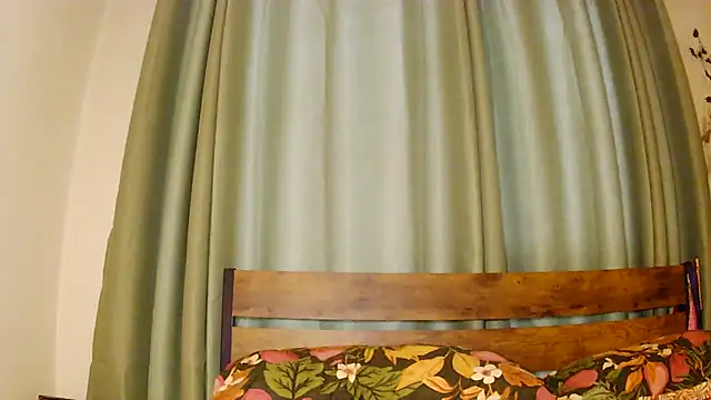 Theone T online show from 05/05/26, 06:22
