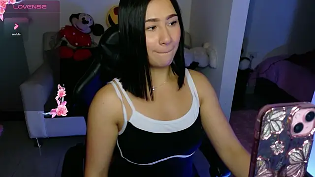 EvelynLeen  online show from 05/01/26, 08:03