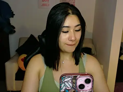 EvelynLeen  online show from 05/21/26, 07:11