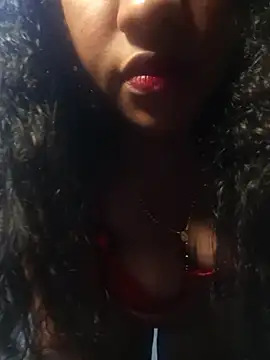 michelle castillo online show from 05/03/26, 03:11