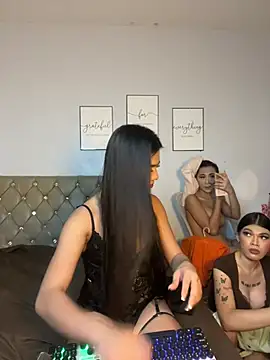 Snapshot of JassmineLove chatting on 07/19/26, 04:15 JassmineLove online show from 07/19/26, 04:15
