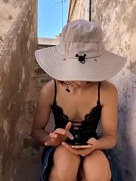 Julialexxxx online show from 05/28/26, 08:11