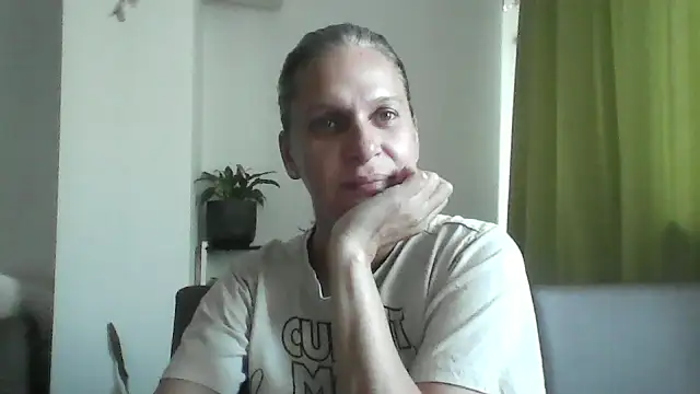 Snapshot of SweetLilTrouble chatting on 06/15/26, 03:44 SweetLilTrouble online show from 06/15/26, 03:44