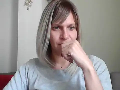 Snapshot of SweetLilTrouble chatting on 04/28/26, 11:25 SweetLilTrouble online show from 04/28/26, 11:25