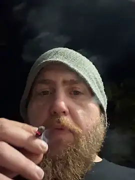 Snapshot of jayc23 chatting on 04/10/26, 03:35 jayc23 online show from 04/10/26, 03:35