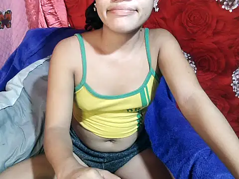 Snapshot of kiffy_miley79 chatting on 06/20/26, 04:34 kiffy miley79 online show from 06/20/26, 04:34
