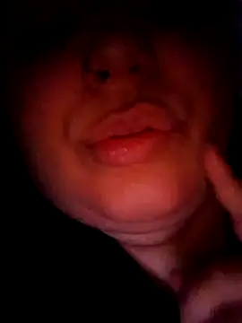 Snapshot of criscvwolff99 chatting on 04/07/26, 03:52 criscvwolff99 online show from 04/07/26, 03:52