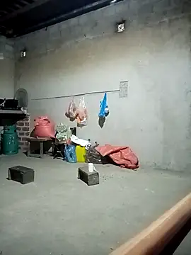 Snapshot of Ffhhqww1 chatting on 04/12/26, 10:57 Ffhhqww1 online show from 04/12/26, 10:57