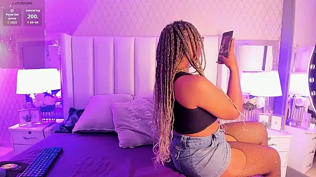 NinaCarter online show from 04/10/26, 04:41