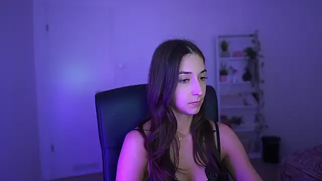 Snapshot of Crystalbrunette18 chatting on 04/09/26, 06:25 Crystalbrunette18 online show from 04/09/26, 06:25