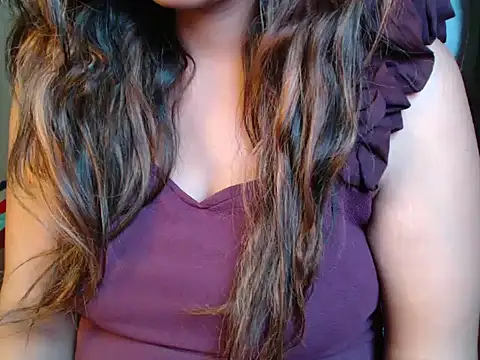 Snapshot of Kiarax1 chatting on 05/26/26, 02:04 Kiarax1 online show from 05/26/26, 02:04