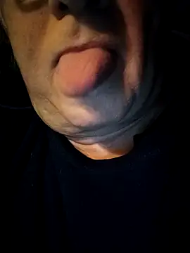 Snapshot of lickboy40 chatting on 05/10/26, 01:42 lickboy40 online show from 05/10/26, 01:42