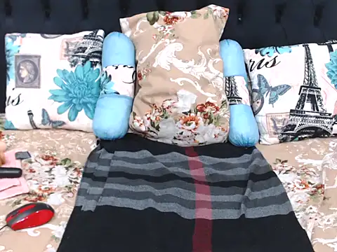 Snapshot of ChocolateClitt chatting on 04/09/26, 02:12 ChocolateClitt online show from 04/09/26, 02:12