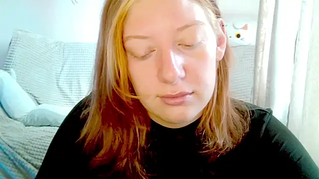 Snapshot of earn_my_lily chatting on 04/26/26, 07:38 earn my lily online show from 04/26/26, 07:38
