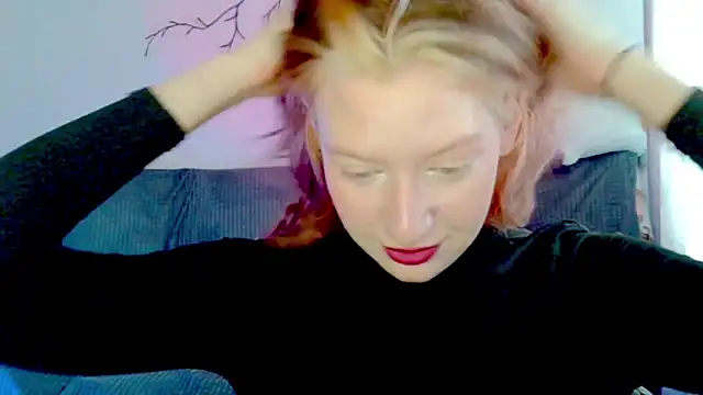 Snapshot of earn_my_lily chatting on 04/16/26, 07:09 earn my lily online show from 04/16/26, 07:09
