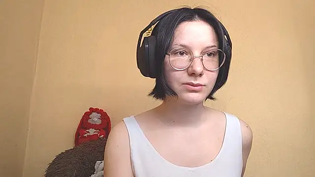 Snapshot of HighLense chatting on 04/06/26, 07:31 HighLense online show from 04/06/26, 07:31