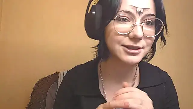 Snapshot of HighLense chatting on 04/07/26, 07:21 HighLense online show from 04/07/26, 07:21