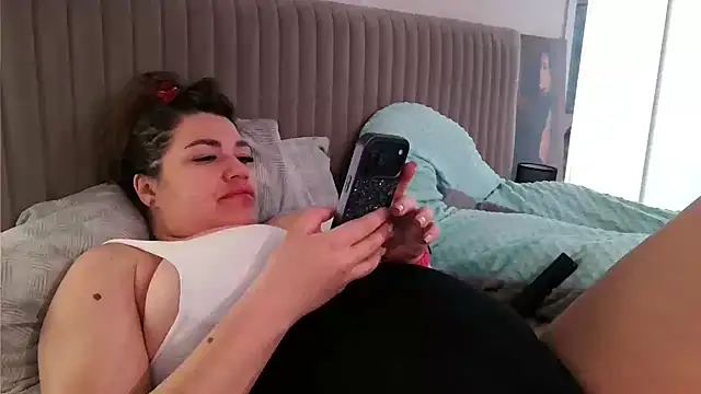 Snapshot of miss_preggie chatting on 04/15/26, 06:34 miss preggie online show from 04/15/26, 06:34