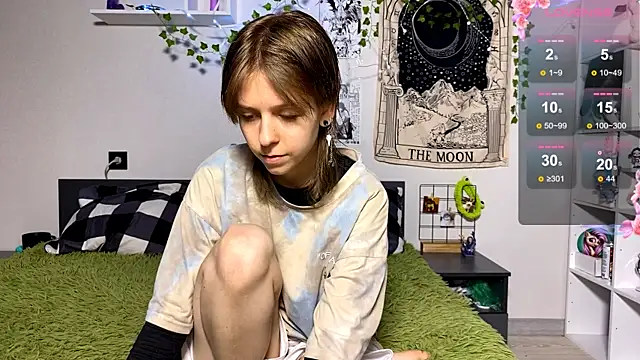 LunaBless online show from 04/09/26, 08:04