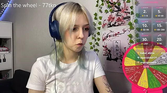 LunaBless online show from 06/23/26, 10:08