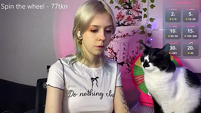 LunaBless online show from 05/30/26, 09:31