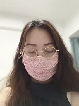 Snapshot of bingbing-521 chatting on 04/13/26, 05:17 bingbing-521 online show from 04/13/26, 05:17