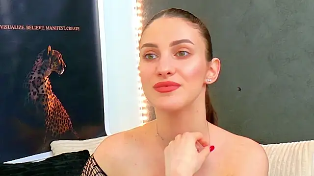 Snapshot of Amira_a chatting on 04/08/26, 11:01 Amira a online show from 04/08/26, 11:01