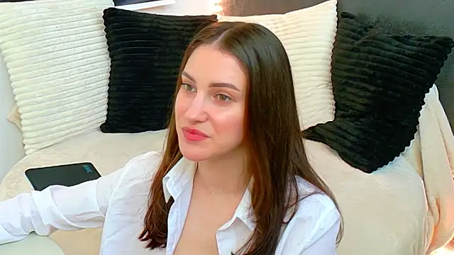 Amira a online show from 05/21/26, 04:21