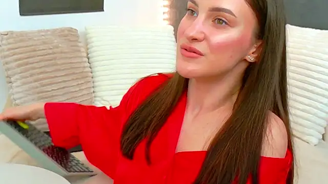 Snapshot of Amira_a chatting on 07/07/26, 04:37 Amira a online show from 07/07/26, 04:37