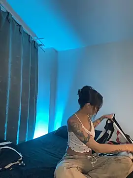 dream party 4U online show from 04/16/26, 01:50