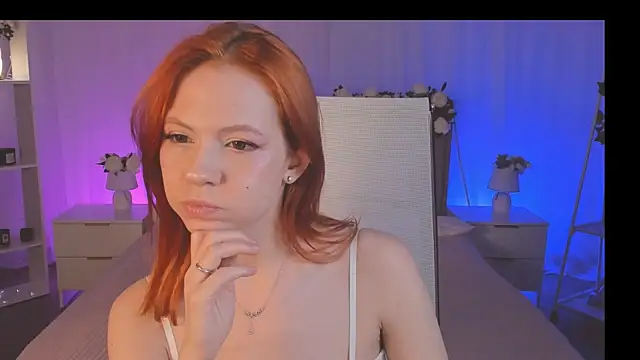 Snapshot of LisaAris chatting on 06/10/26, 10:00 LisaAris online show from 06/10/26, 10:00