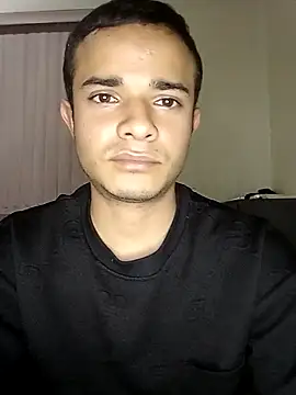 LuisLatinboyy online show from 04/08/26, 01:29