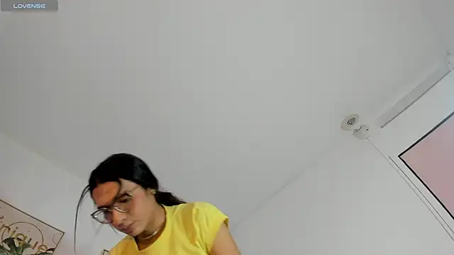 Maddie Ray online show from 04/15/26, 07:18