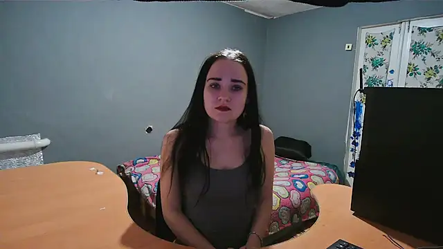 Snapshot of Merenset_ chatting on 04/14/26, 05:18 Merenset online show from 04/14/26, 05:18