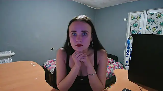 Snapshot of Merenset_ chatting on 04/13/26, 04:22 Merenset online show from 04/13/26, 04:22