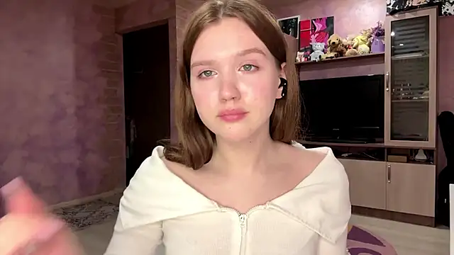 Snapshot of DorotaMeowtTo chatting on 04/13/26, 09:08 DorotaMeowtTo online show from 04/13/26, 09:08