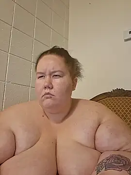 Snapshot of hisalphaqueen27 chatting on 04/11/26, 05:15 hisalphaqueen27 online show from 04/11/26, 05:15